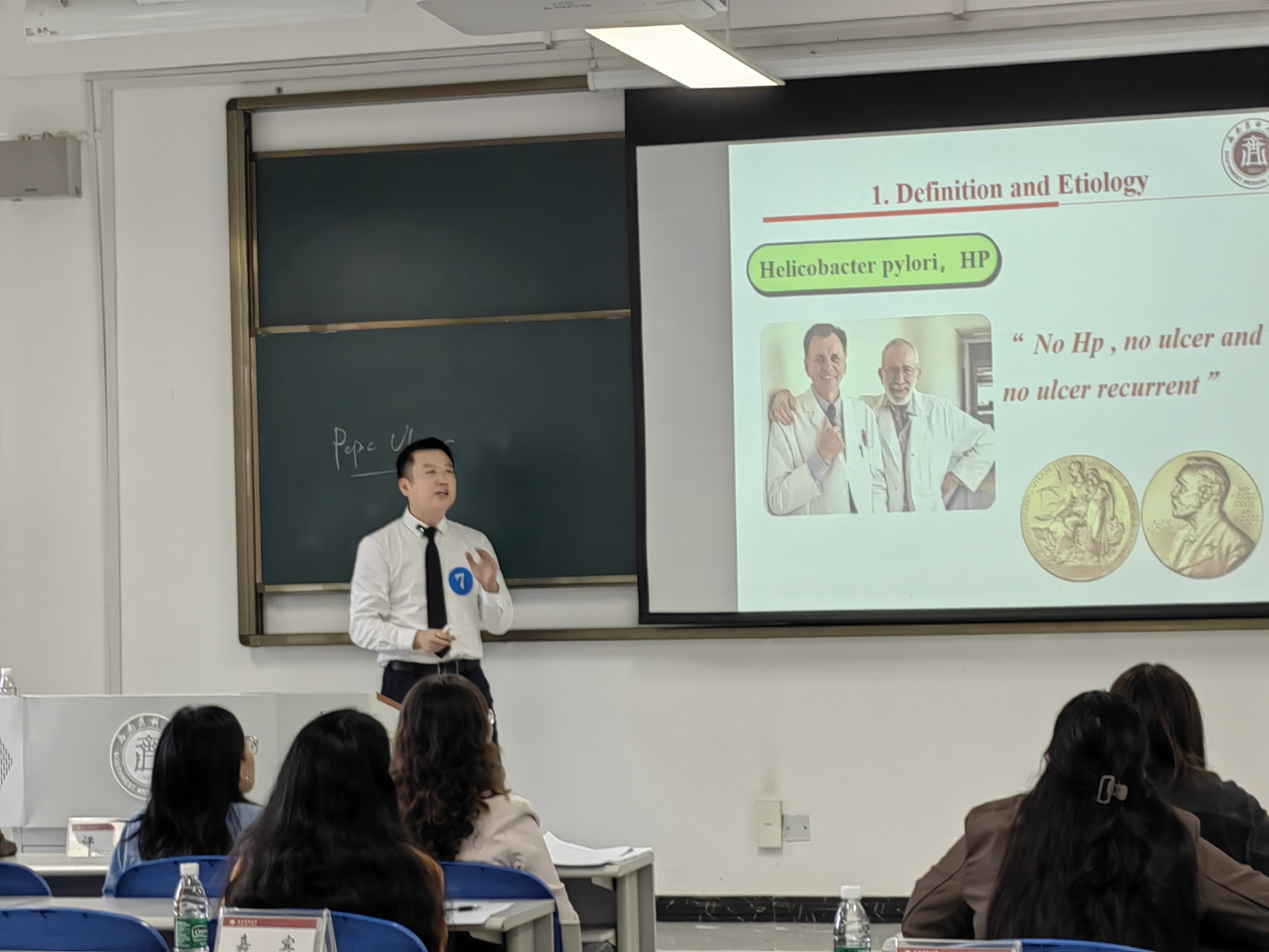学校举办首届来华留学生临床医学专业本科教育青年教师英语授课决赛-西南医科大学